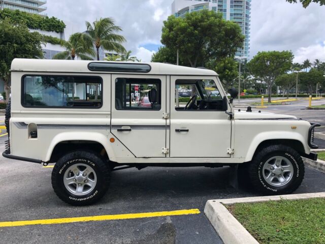1989 Land Rover Defender White - photo 2