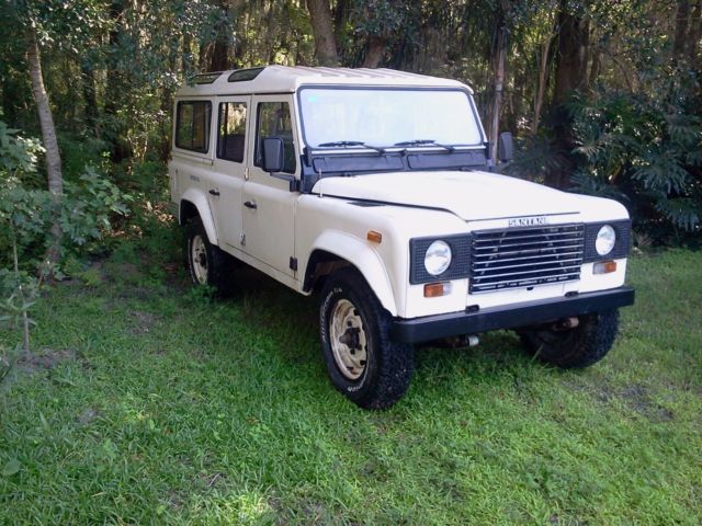 Land Rover Defender 110/ Santana 4x4 5 Speeds 2500 Diesel 1990 Land Rover Defender