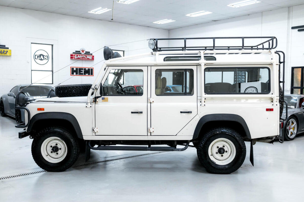 1993 Land Rover Defender 4-Door 4WD - photo 4