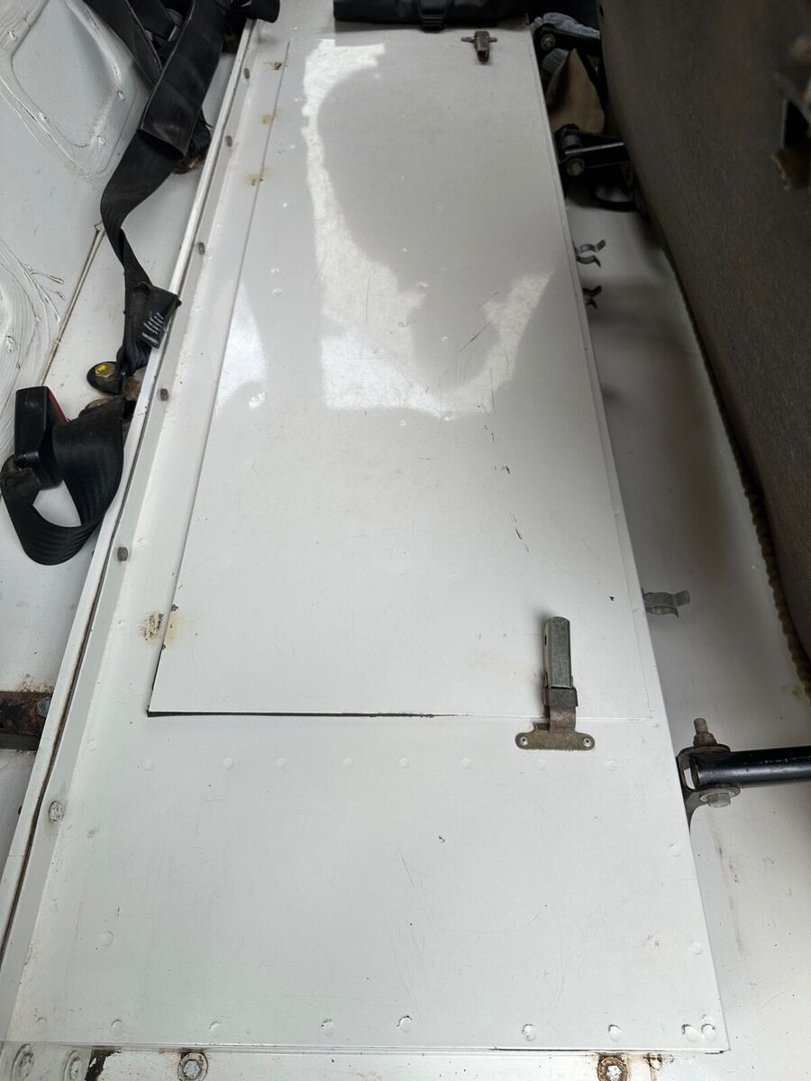 1900 Land Rover Defender - photo 10