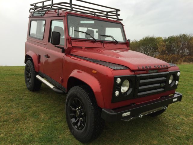LAND ROVER DEFENDER 90 LEFT HAND DRIVE 200 TDi NOT A 2.5 TURBO DIESEL A TDi 1980 Land Rover Defender 90 Station Wagon 3 Door