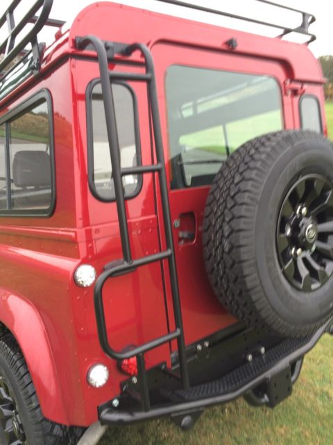 1900 Land Rover Defender 90 Station Wagon 6 Seater - photo 4