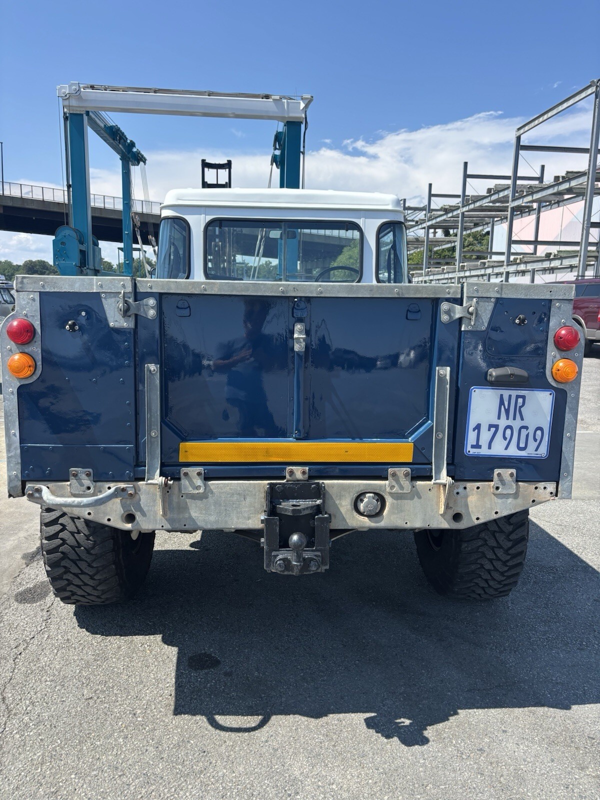 1900 Land Rover Defender - photo 4