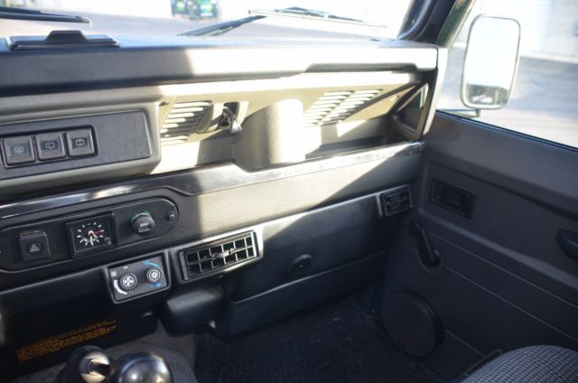 1995 Land Rover Defender Station Wagon - photo 8