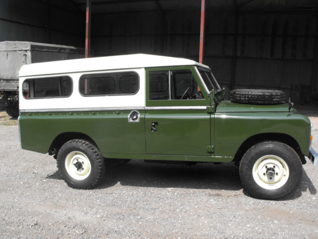 Land Rover defender series III 1973 109 hardback with side windows US import 1973 Land Rover Defender series III