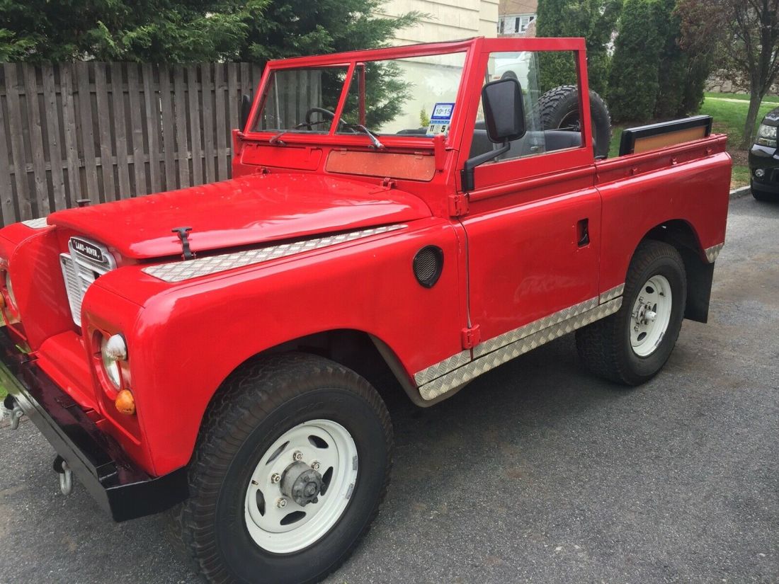 Land Rover Defender Series III runs great mechanically and looks sharp. 1972 Land Rover Defender