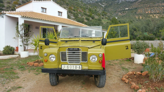 LAND ROVER SANTANA 109 SERIES CONVERTIBLE 4X4 VINTAGE TRUCK 1973 Land Rover Defender santana 109