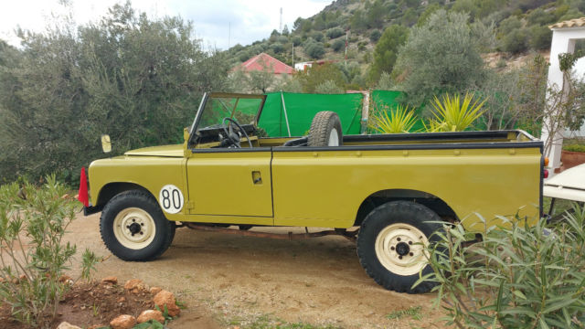 1973 Land Rover Defender santana 109 - photo 2