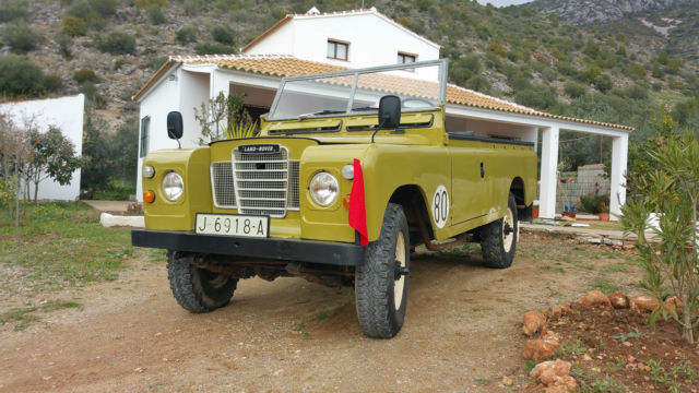 1973 Land Rover Defender santana 109 - photo 3