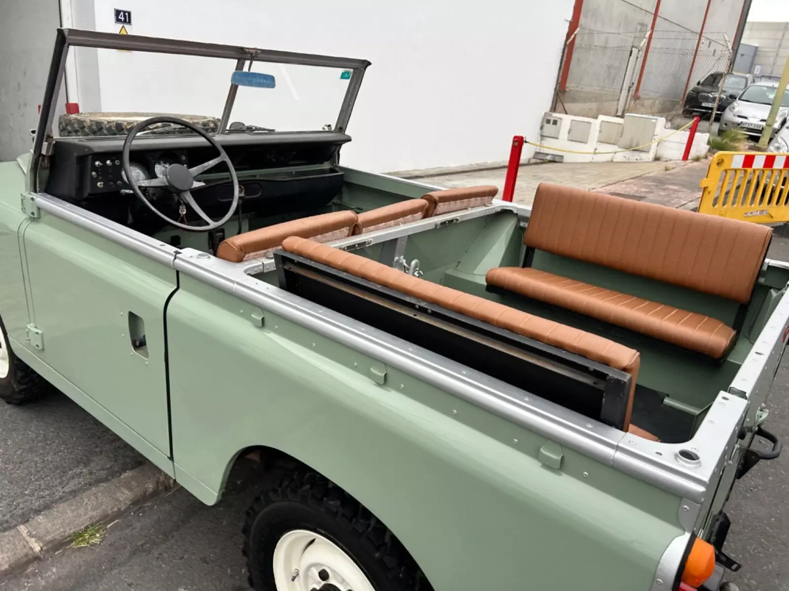 1974 Land Rover Defender 88 - photo 10