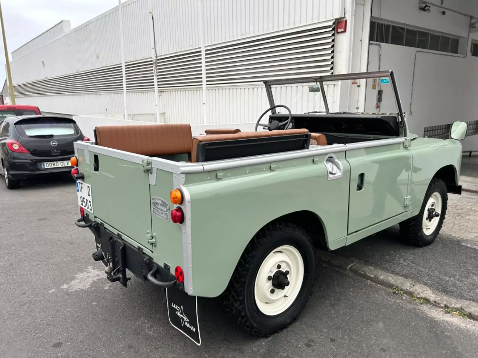 1974 Land Rover Defender 88 - photo 5