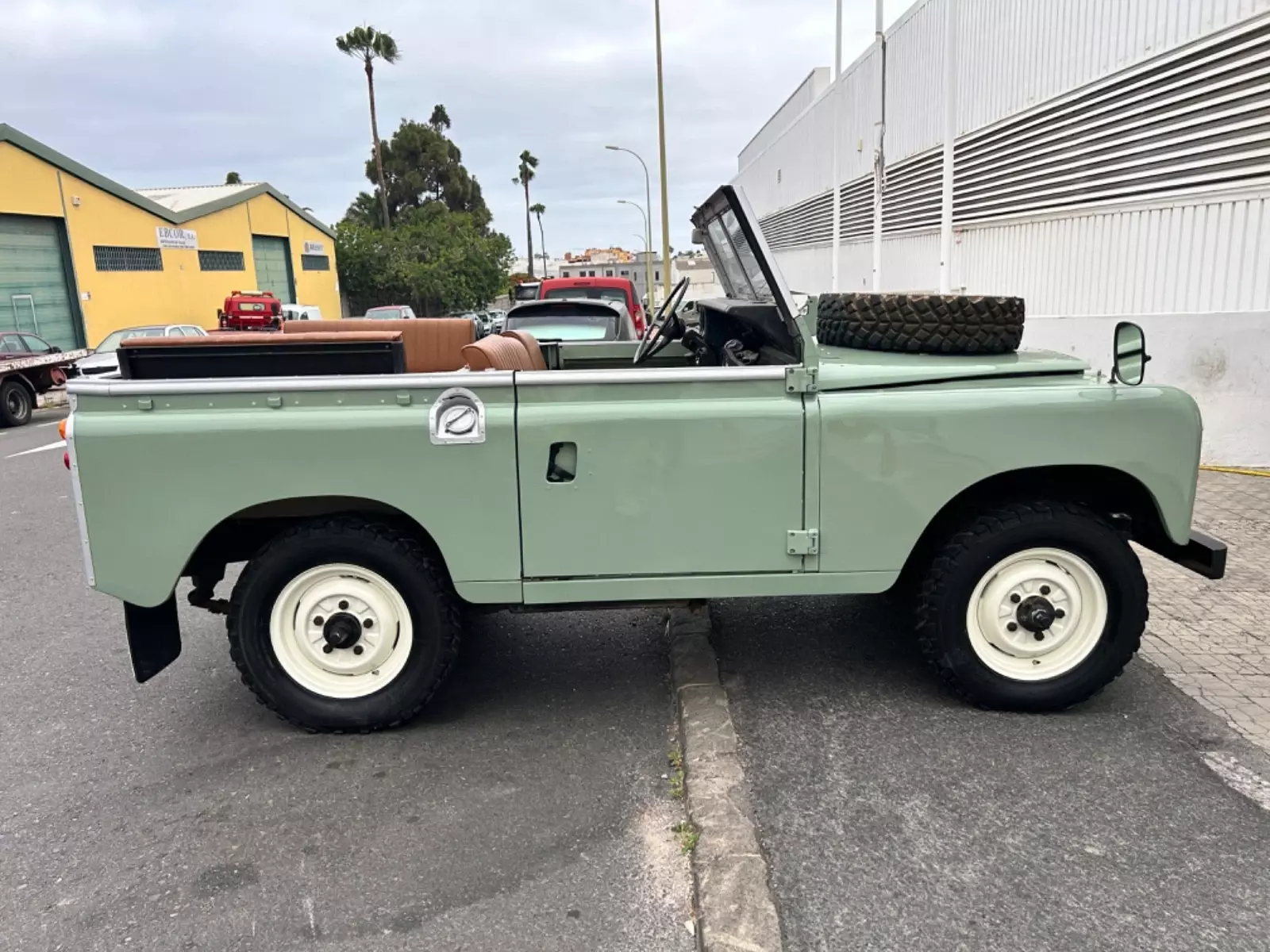 1974 Land Rover Defender 88 - photo 6