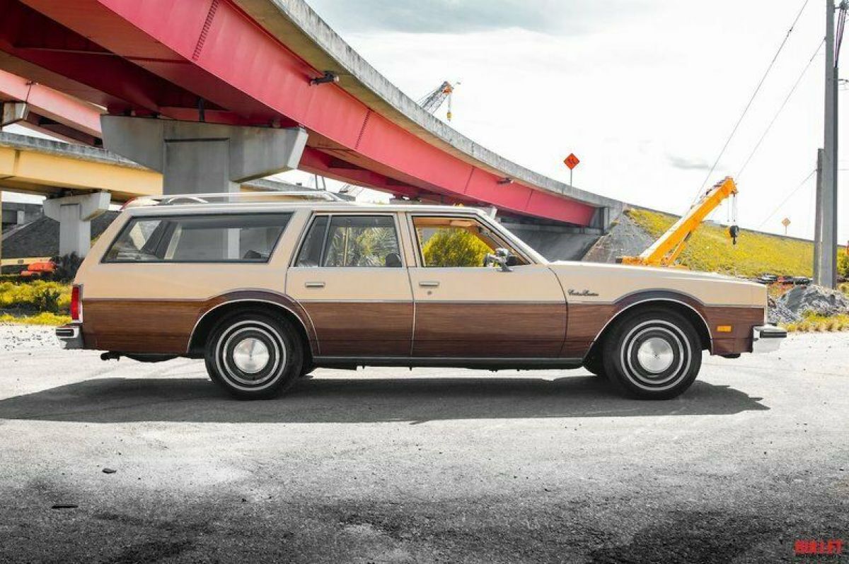 1977 Oldsmobile Custom Cruiser - photo 13