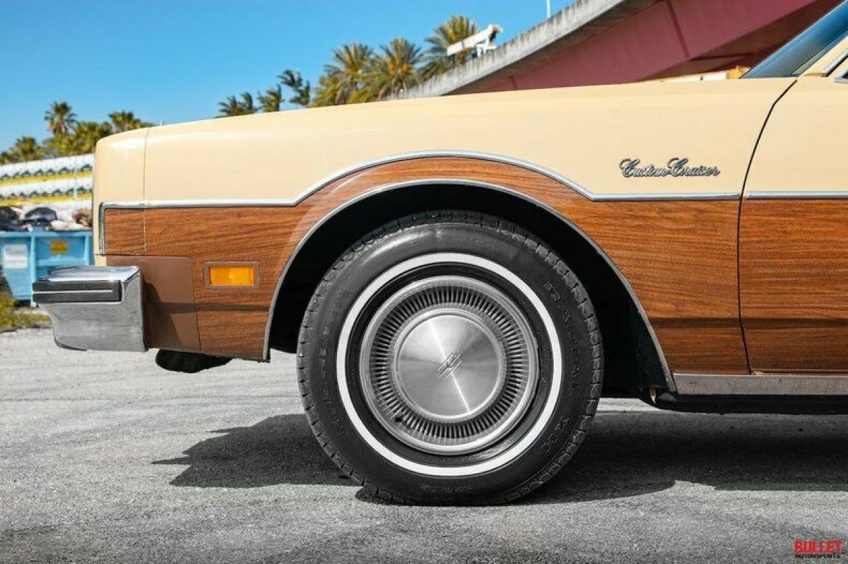 1977 Oldsmobile Custom Cruiser - photo 7