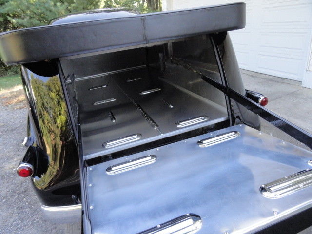 1939 Cadillac LaSalle FLOWER CAR HEARSE COMBINATION - photo 10
