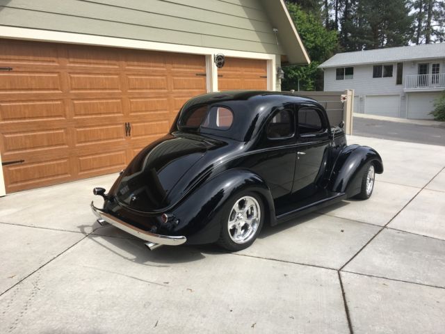 1937 Ford Club Coupe - photo 2