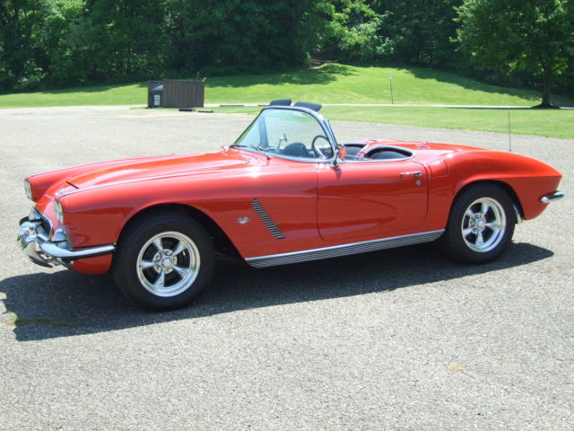 Last Year of C1 Corvette with Full Trunk, 2 Sets of Tires and Wheels, 1962 Chevrolet Corvette