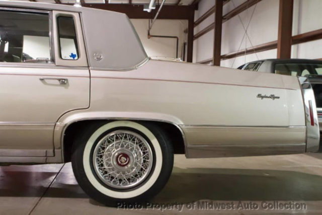 1992 Cadillac Brougham 4dr Sedan - photo 10