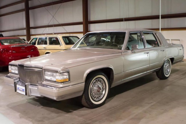 1992 Cadillac Brougham 4dr Sedan - photo 2