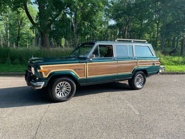 Last year of the Jeep Grand Wagoner in the rare hunter green! 1991 Jeep Wagoneer