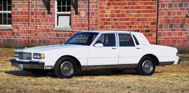 1989 Chevrolet Caprice CLASSIC LS BROUGHAM W/LEATHER - photo 3