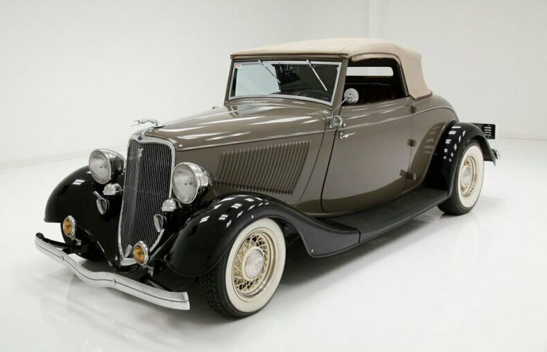 Leather Tooled Interior/350ci TH350/Runs Flawlessly/Excellently Restored 1933 Ford 40 Roadster