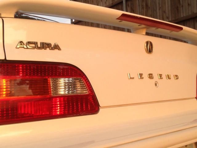 Legend GS sedan 1994 six-speed manual tran. 182k mi pearl white/beige 1994 Acura Legend