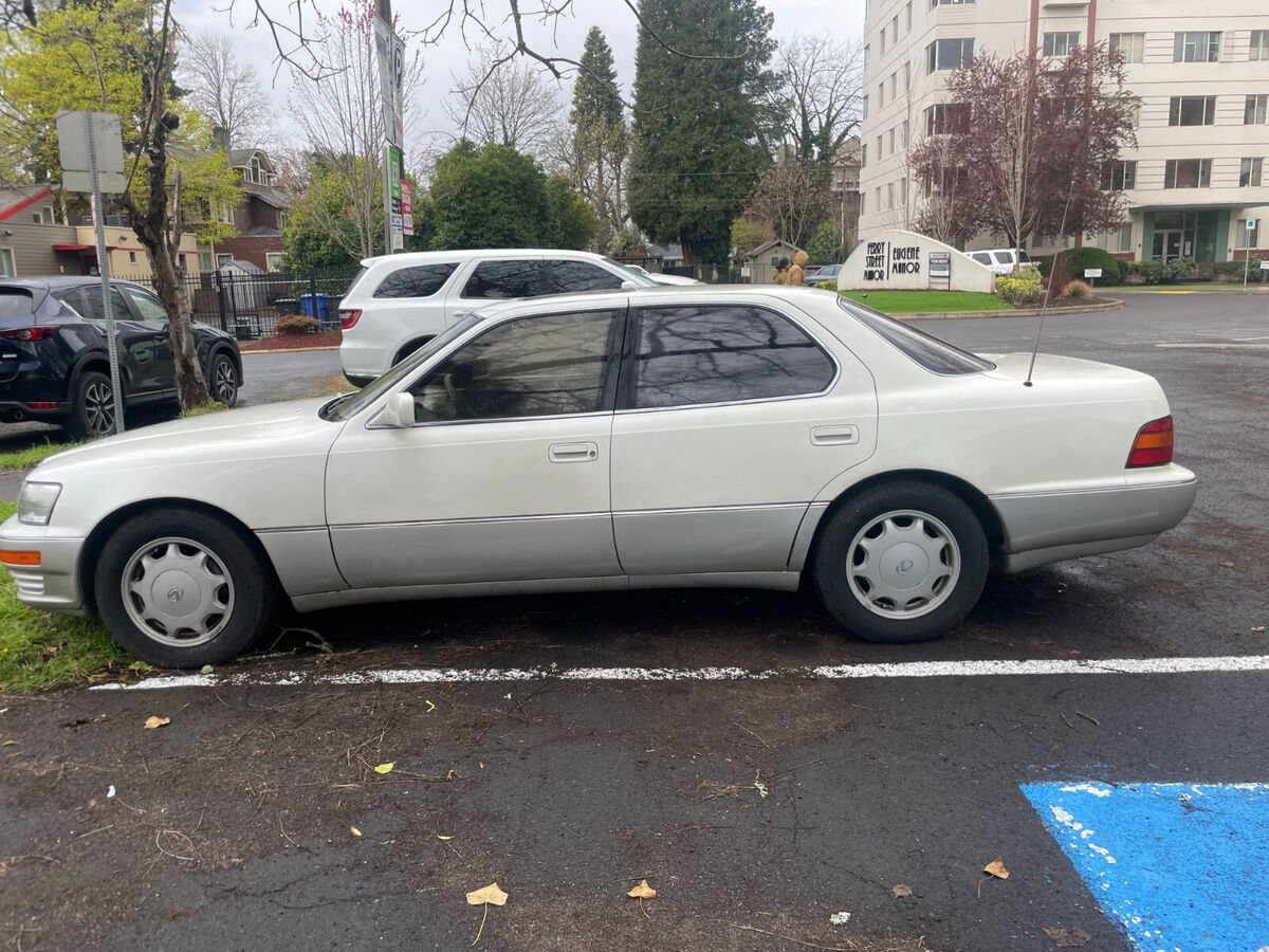 1994 Lexus LS - photo 2