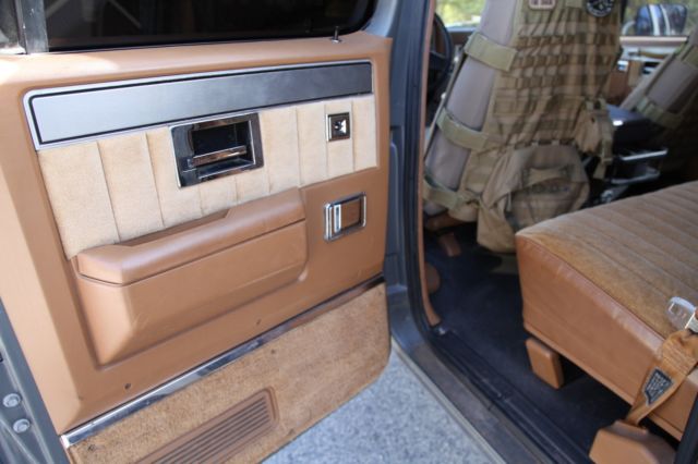 1988 GMC Suburban - photo 10