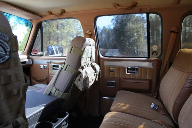 1988 GMC Suburban - photo 12