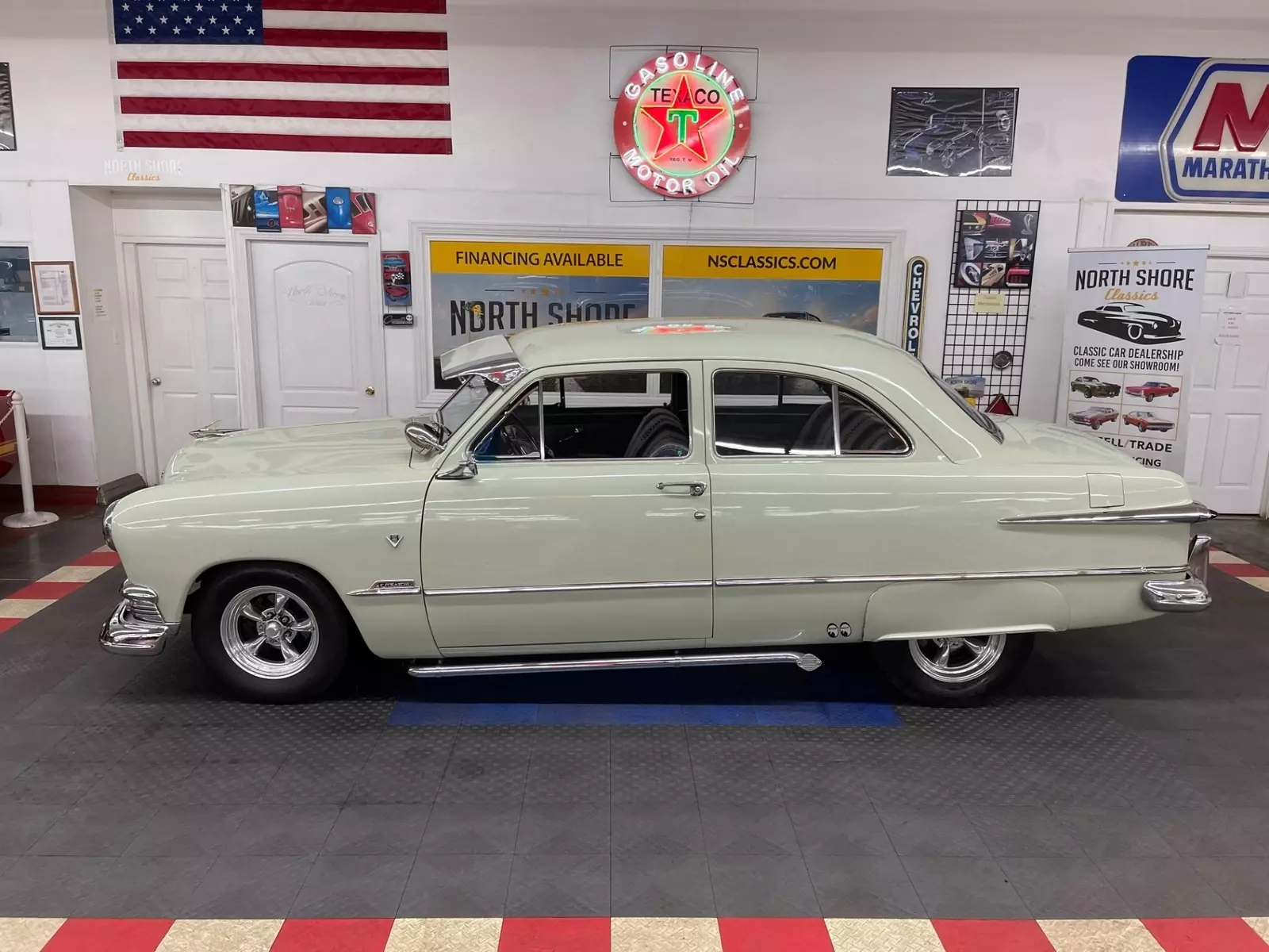 1951 Ford Hot Rod / Street Rod - CUSTOM SEDAN - 302 V8 ENGINE - - photo 4