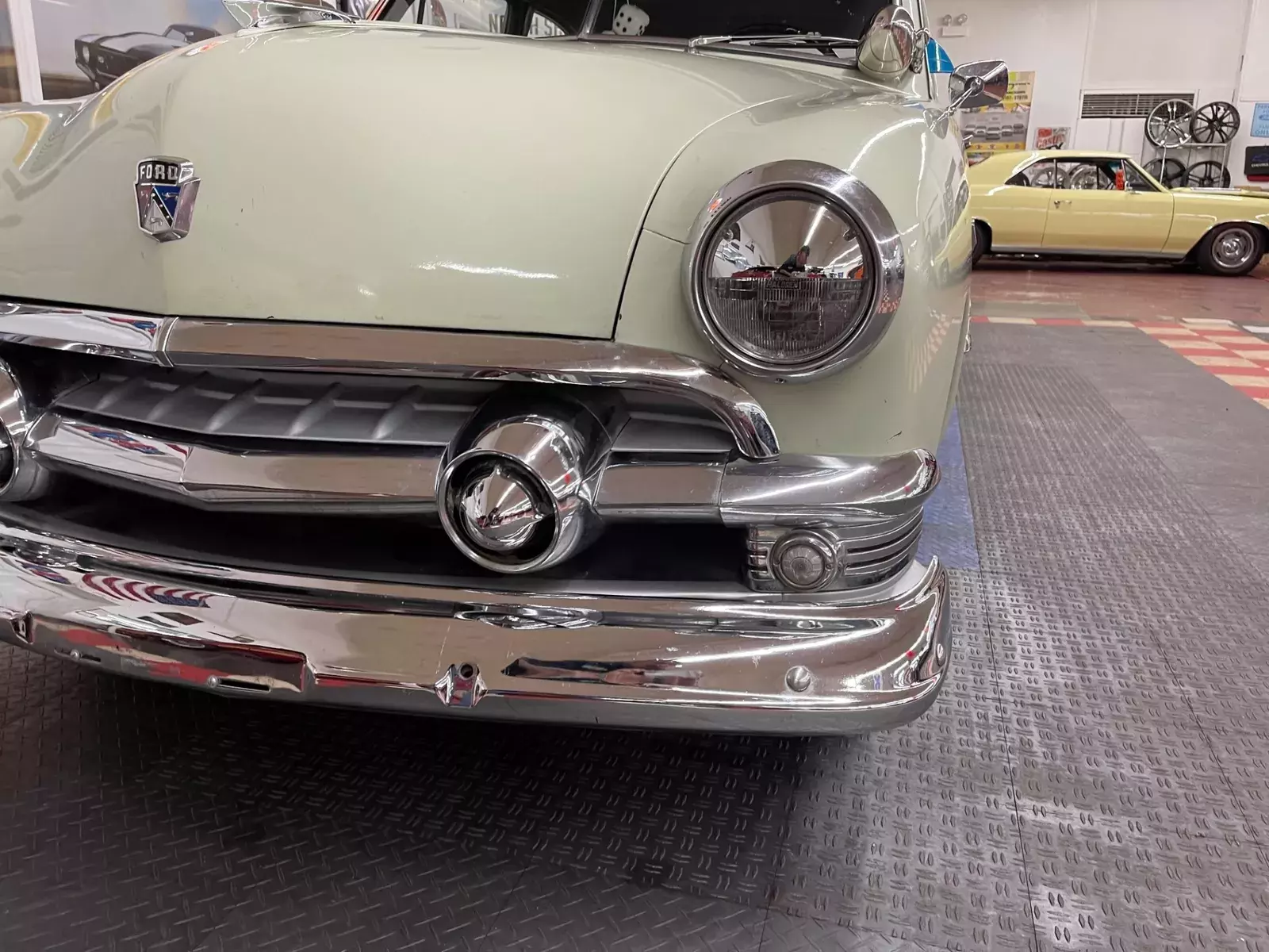 1951 Ford Hot Rod / Street Rod - CUSTOM SEDAN - 302 V8 ENGINE - - photo 9