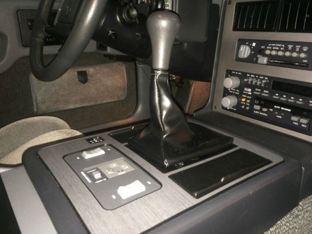 1986 Pontiac Fiero SE - photo 9