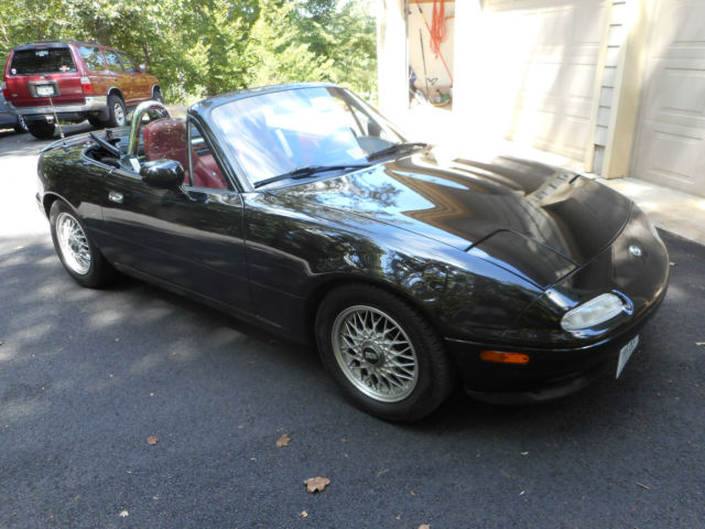 Limited Edition 1993 Mazda Miata LE, #626/1500, black w/ red leather, new top 1993 Mazda MX-5 Miata