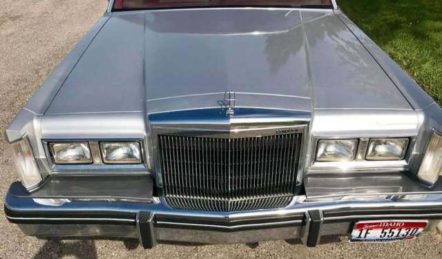 1984 Ford TOWNCAR - photo 2