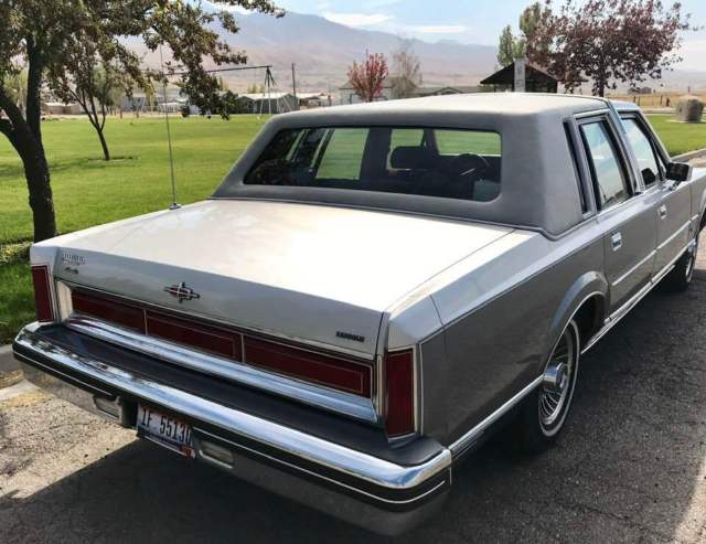 1984 Ford TOWNCAR - photo 5