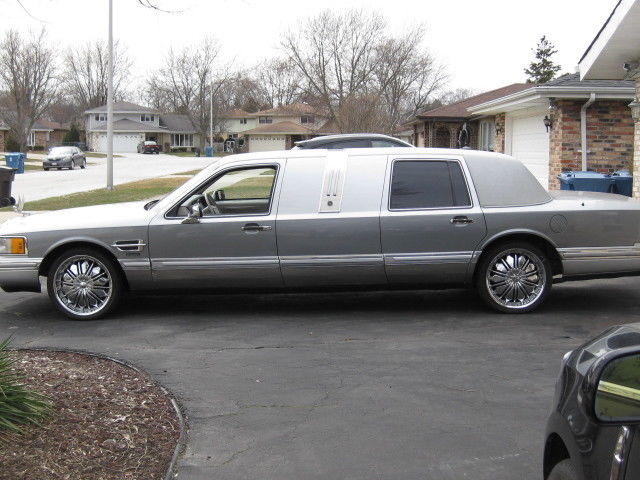 Lincoln 1992 town car 36 inch stretch executive coach limousine 1992 Lincoln Town Car executive coach limousine
