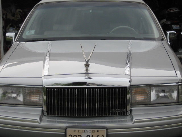 1992 Lincoln Town Car executive coach limousine - photo 5