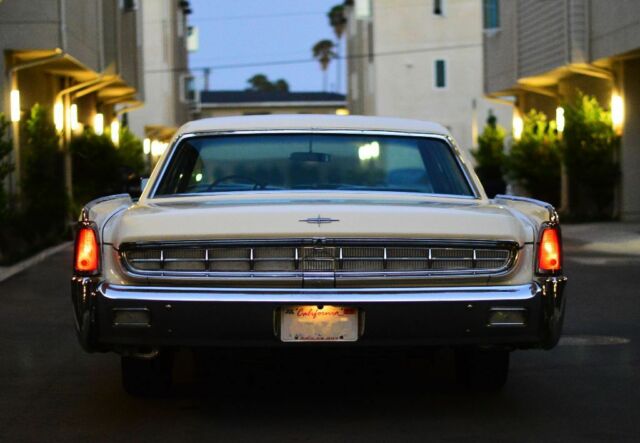 1963 Lincoln Continental Sedan - photo 4