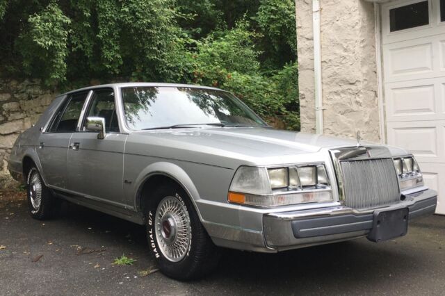 lincoln continental 1987 Sedan 5.0L Signature series LOW MILES 1owner No reserve 1987 Lincoln Continental