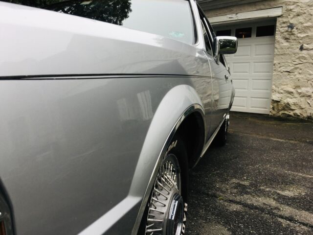 1987 Lincoln Continental - photo 11
