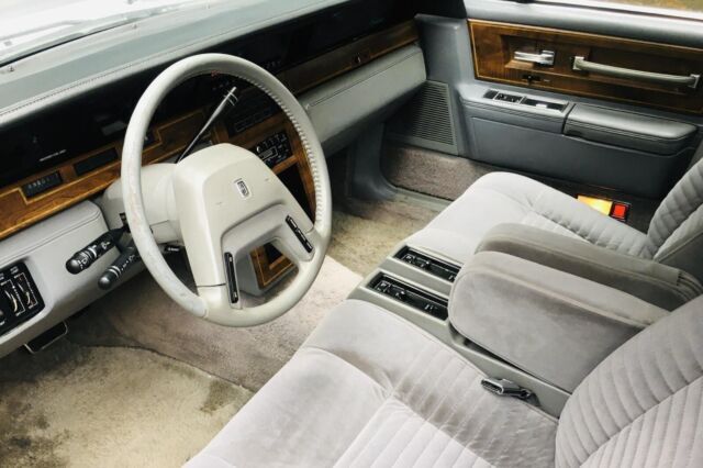 1987 Lincoln Continental - photo 13
