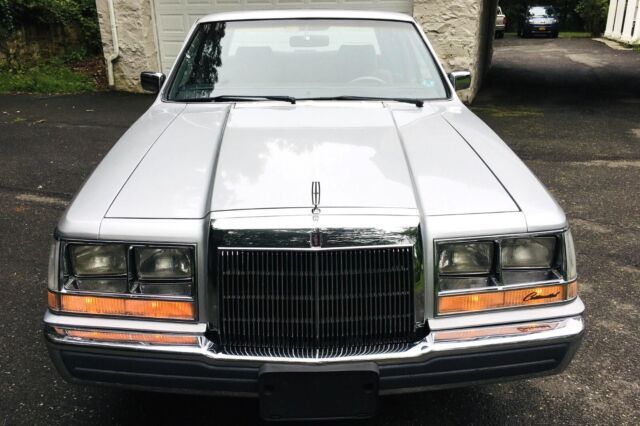 1987 Lincoln Continental - photo 3