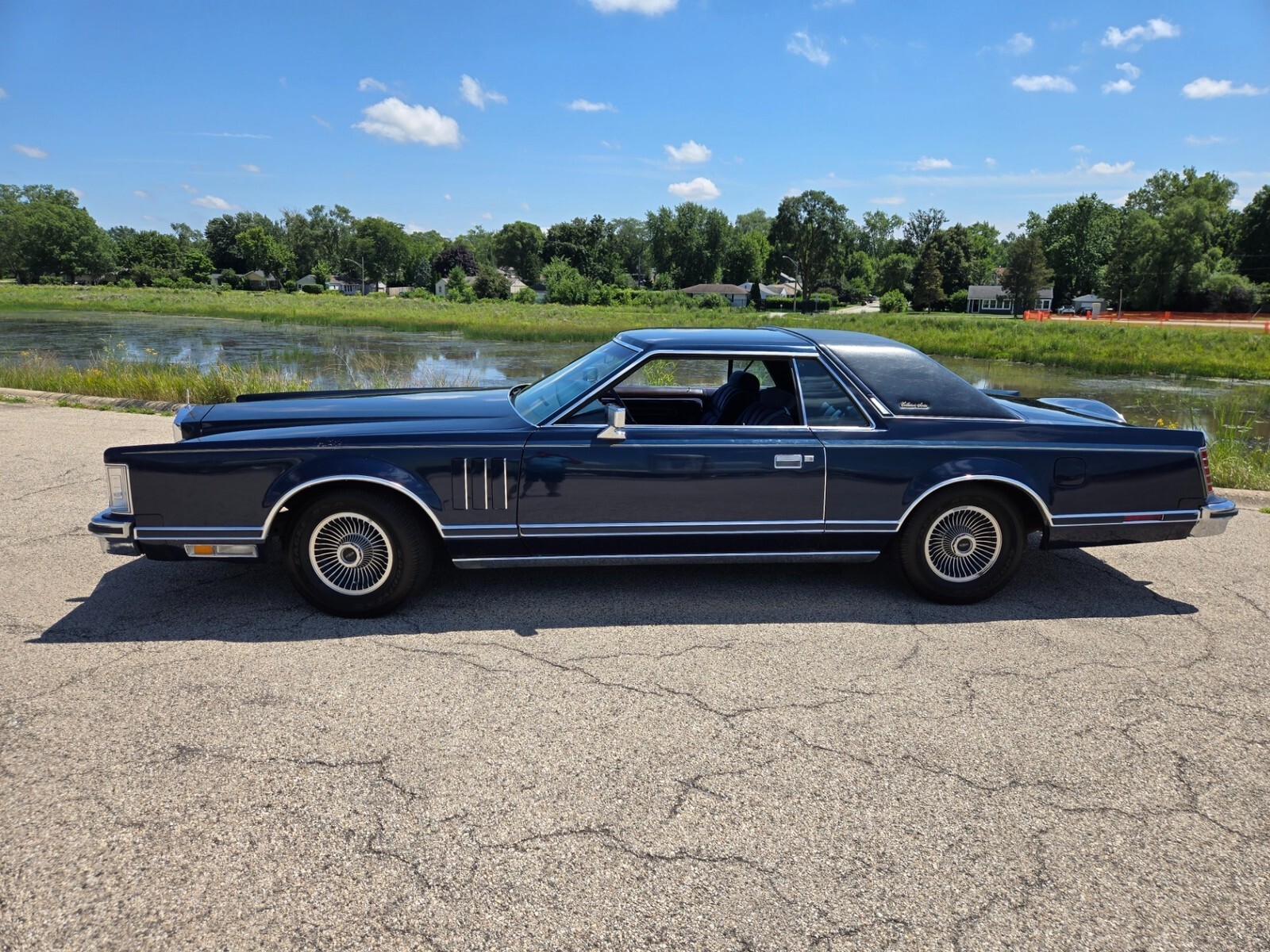 1979 Lincoln Continental - MARK V - VERY LOW MILES - ORIGINAL CONDITION - - photo 2