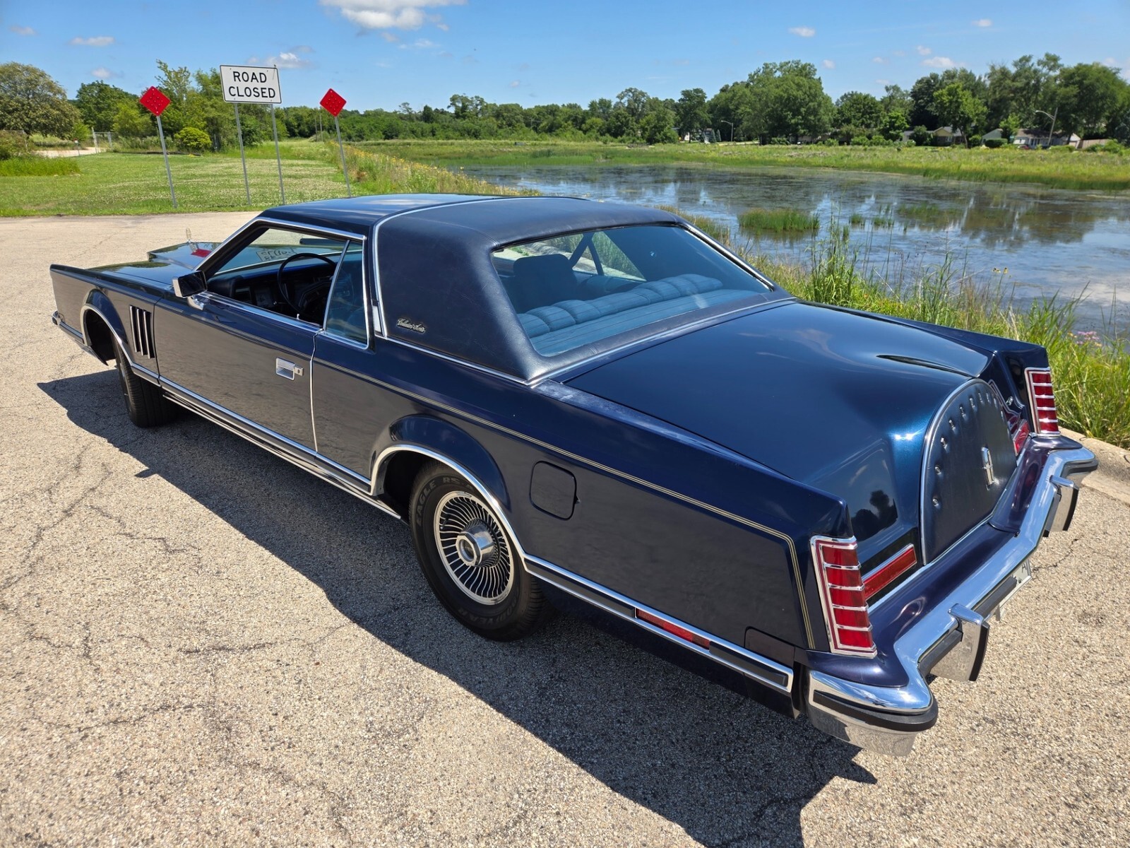 1979 Lincoln Continental - MARK V - VERY LOW MILES - ORIGINAL CONDITION - - photo 3