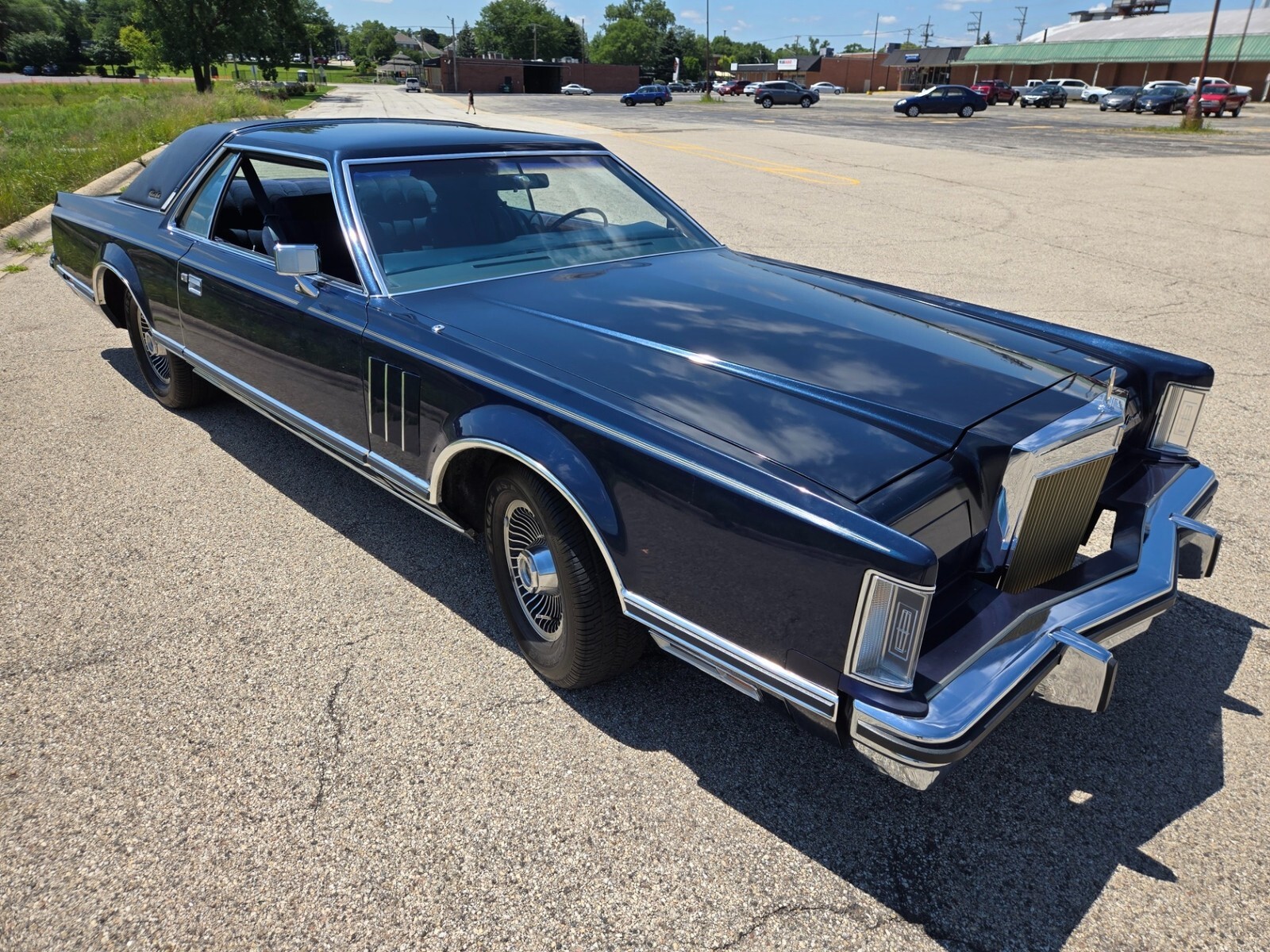 1979 Lincoln Continental - MARK V - VERY LOW MILES - ORIGINAL CONDITION - - photo 8