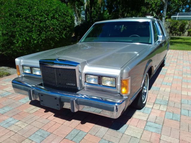 Lincoln Continental Cartier Signature Edition Town Car 1989 Lincoln Town Car Cartier Signature