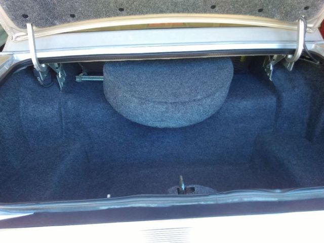 1989 Lincoln Town Car Cartier Signature - photo 12