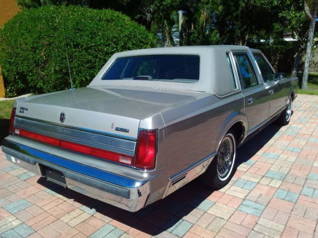 1989 Lincoln Town Car Cartier Signature - photo 5