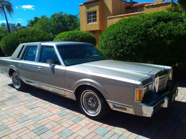 1989 Lincoln Town Car Cartier Signature - photo 7